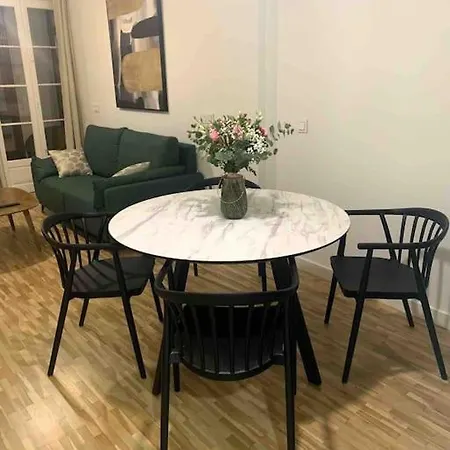 Magnolios De Lain Calvo