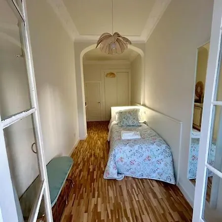 Magnolios De Lain Calvo *