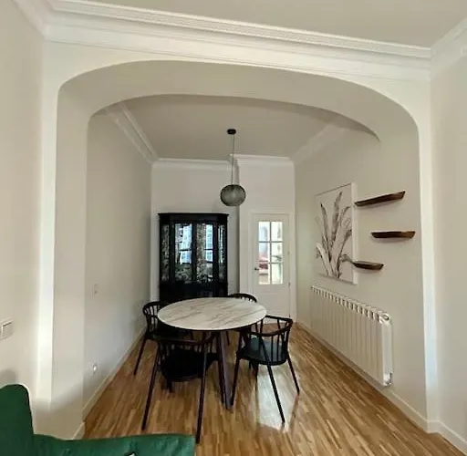 Magnolios De Lain Calvo