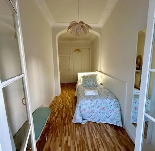 Magnolios De Lain Calvo *